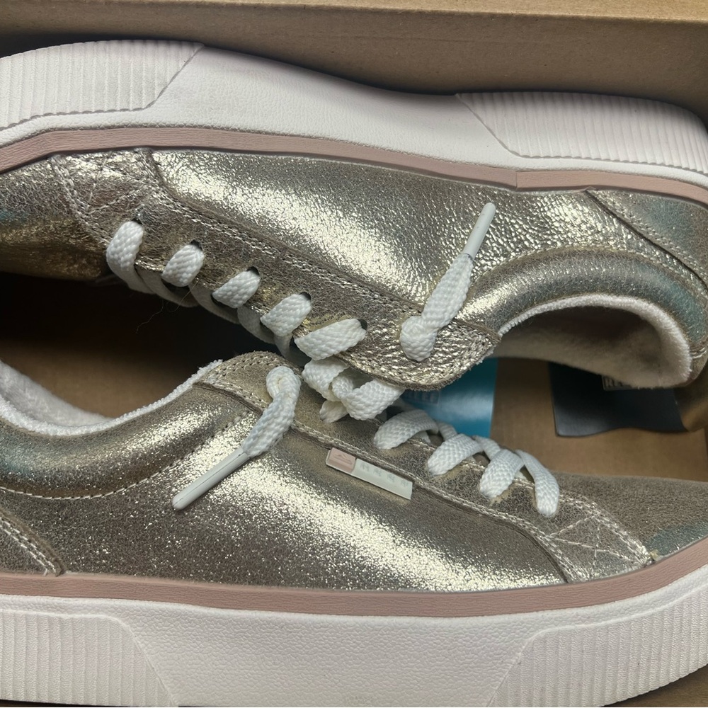 Reef Women's Champagne Suede Sneakers